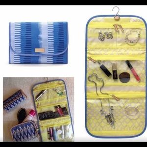 Stella and Dot hang on travel bag